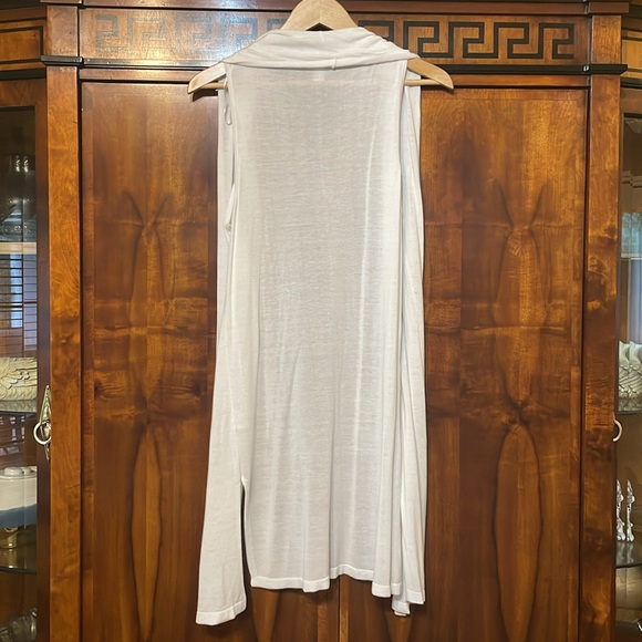 Saint Tropez West Women’s cardigan Size Medium sleeveless top has open front - Picture 2 of 9